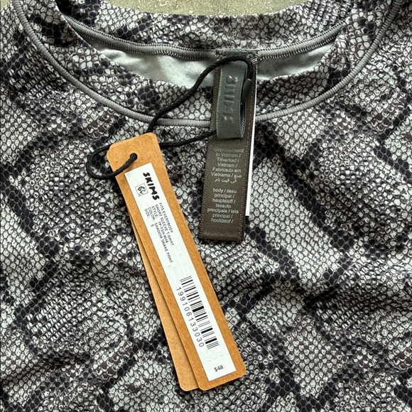 Skims Snake Print T-Shirt - Picture 5 of 7